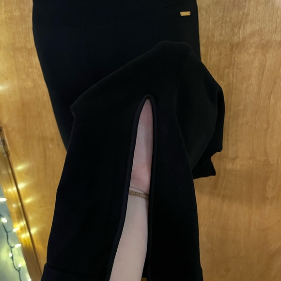 NWOT Fabletics Straight Leg Yoga Pants - Picture 5 of 6